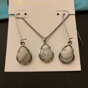 Kiri Necklace / Dee Necklace